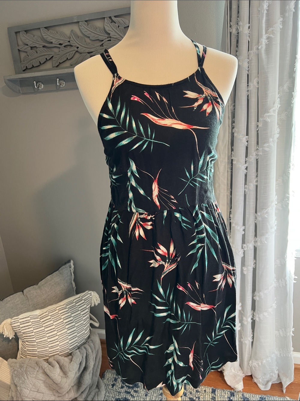 Roxy Floral Tropical Strappy Black Dress Size Medium